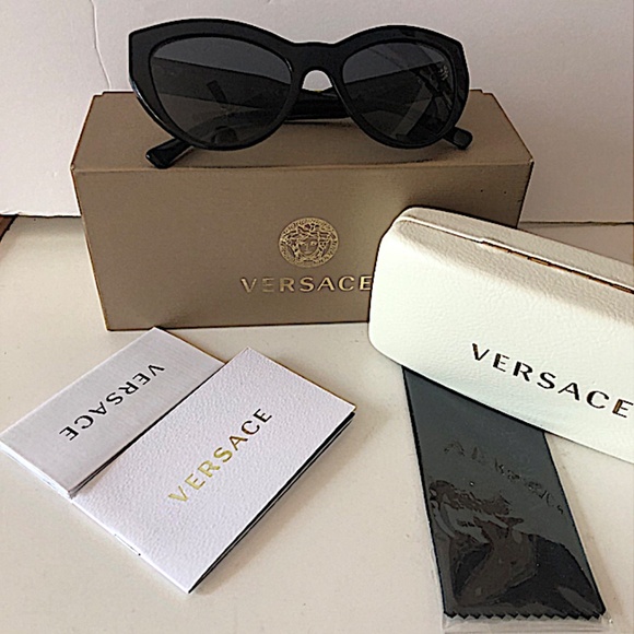 Versace - Sunglasses Cat-Eye Medusa Crystal - Black - Sunglasses - Versace Eyewe main image 4